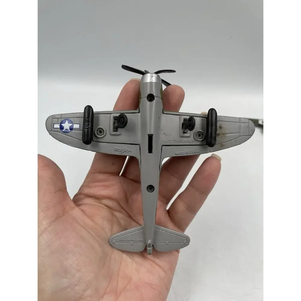 2010 MAISTO THUNDERBOLT FRESH METAL TAILWINDS CRIPES A'MIGHTY P-47D